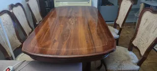 Mesa de salón y 5 sillas