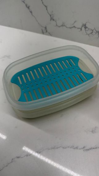 Tupperware para charcutaria no frigorífico