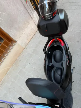 Piaggio Medley S125 Negra 2025. Muy equipada.