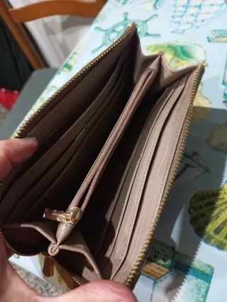 Monedero mujer beige efecto piel cocodrilo, nuevo