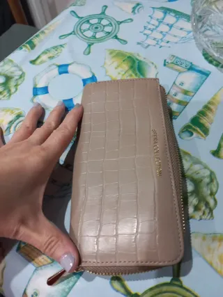 Monedero mujer beige efecto piel cocodrilo, nuevo