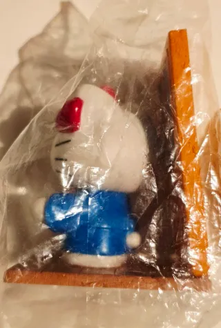 Figura Hello Kitty baño