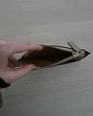 Cartera con estampado floral