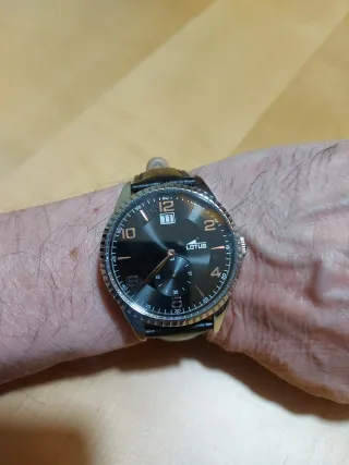 Reloj Lotus Hombre Negro y Plateado