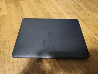 Macbook Pro 2019 256GB/8GB i5 Touchbar