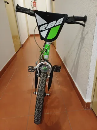 Bicicleta iniciación, 3 a 6 años.17 pulgadas