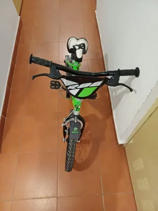 Bicicleta iniciación, 3 a 6 años.17 pulgadas