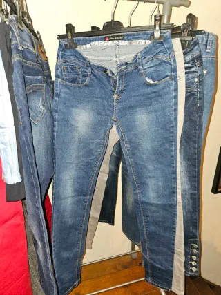 Jeans donna blu con banda grigia