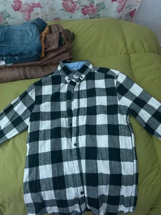 Camisa a cuadros blanco y negro