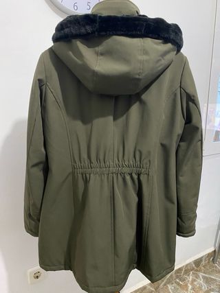 Chaquetón Cortefiel verde militar talla L