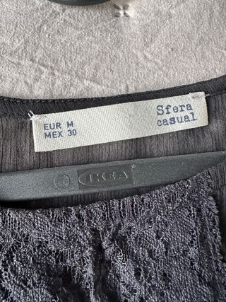 Blusa Sfera bordada negra talla S