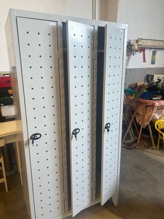 Taquillas metálicas 3 puertas