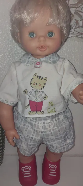 Muñeco Famosa Pirulin Pis Pis