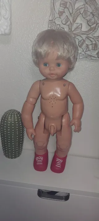 Muñeco Famosa Pirulin Pis Pis