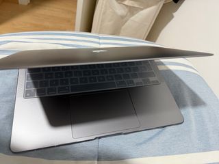 MacBook M1 13"