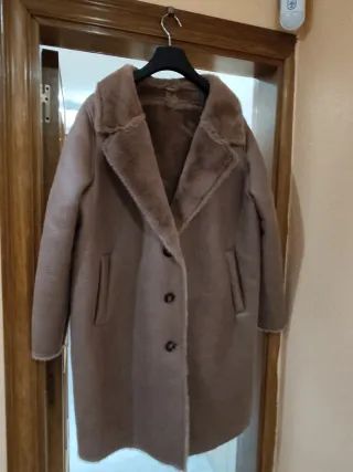 Abrigo Violeta by Mango: Talla grande