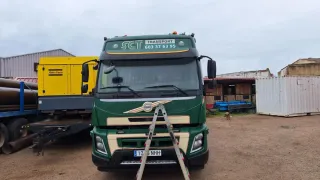 Camión grúa autocargante