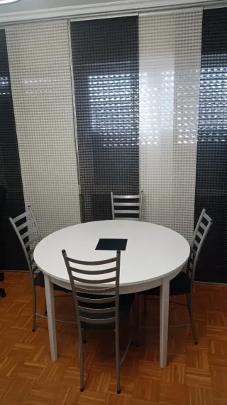 Mesa extensible comedor + 6 sillas