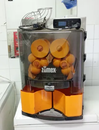 Exprimidor Zumex Essential Pro Automático