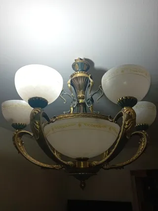 Lámpara de techo vintage dorada y blanca