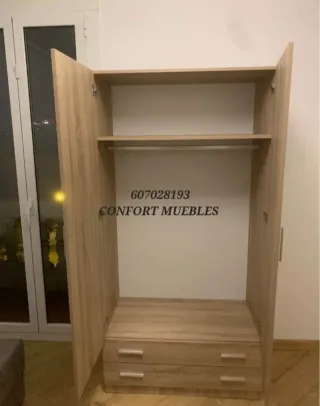 Armadi in legno nuovi, spaziosi ed eleganti con 2, 3 e 4 ante