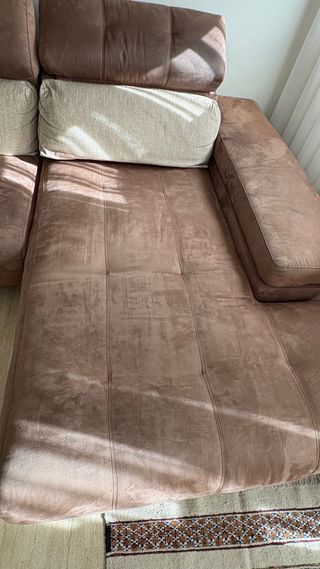 Divano chaise longue beige e marrone in pelle Milvana