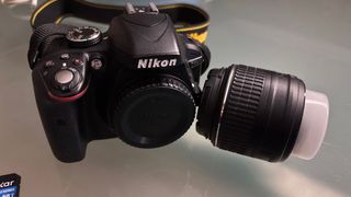 Cámara Nikon D3300 + objetivo 18-55mm. Como nueva