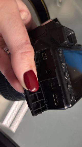 Cámara Nikon D3300 + objetivo 18-55mm. Como nueva