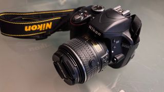 Cámara Nikon D3300 + objetivo 18-55mm. Como nueva