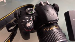 Cámara Nikon D3300 + objetivo 18-55mm. Como nueva