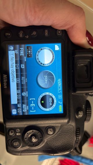 Cámara Nikon D3300 + objetivo 18-55mm. Como nueva