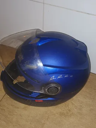 Casco de moto azul SHARK