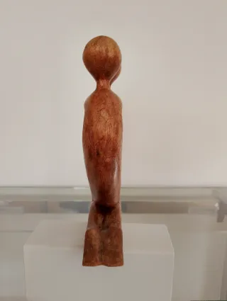 Scultura in legno astratta