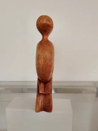 Scultura in legno astratta