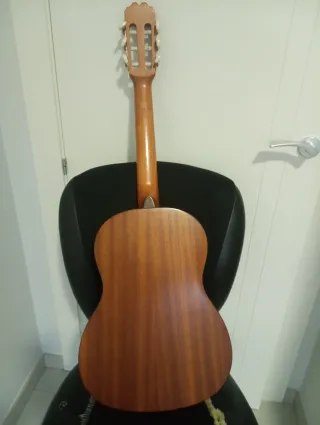 Chitarra Admira Alba con custodia