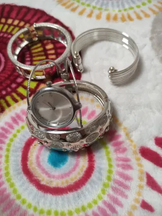 Conjunto reloj y pulseras plata