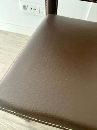 Juego de 4 sillas polipiel y cromo