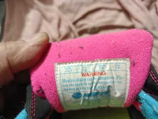 Zapatillas Heelys con Ruedas Negras y Rosas