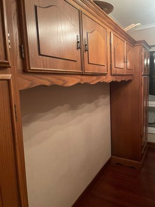 Guardaroba in legno massello