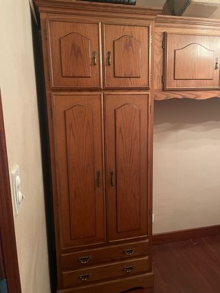 Guardaroba in legno massello