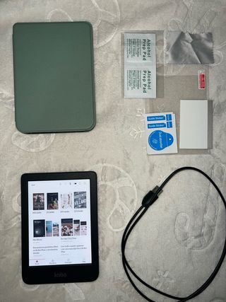 Kobo Clara Colour + Custodia + Protezione per lo schermo