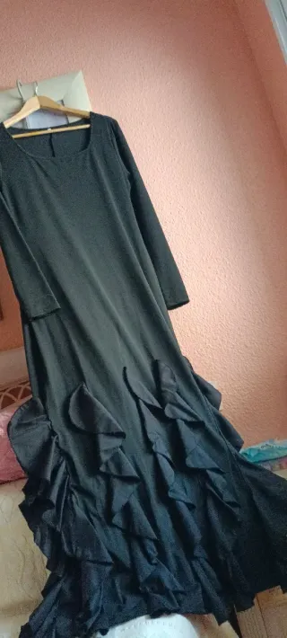 Vestido fiesta negro largo volantes Talla 40/42