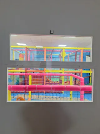 Ventana 1 hoja basculante + 1 fijo. Vidro laminado