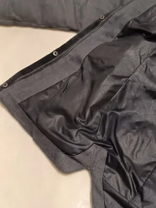 Plumón Kathmandu Térmico Repelente Agua Gris M