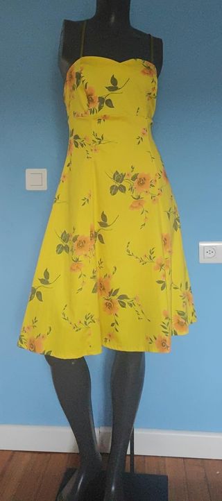Vestido Corto Amarillo Floral-Vidrio Talla M