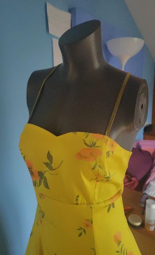 Vestido Corto Amarillo Floral-Vidrio Talla M