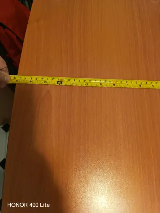 Zapatero de madera marrón