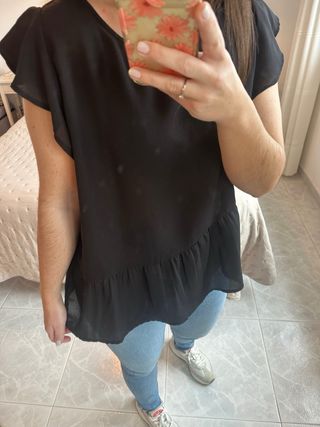 Blusa Vero Moda volante negra Talla M