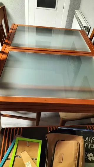 Mesa Comedor y 4 Sillas