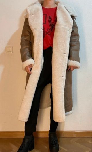 Abrigo efecto piel doble faz New Look